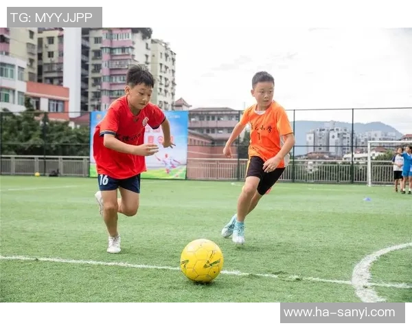 小小足球明星闪耀幼儿园绿茵场快乐成长与梦想同行