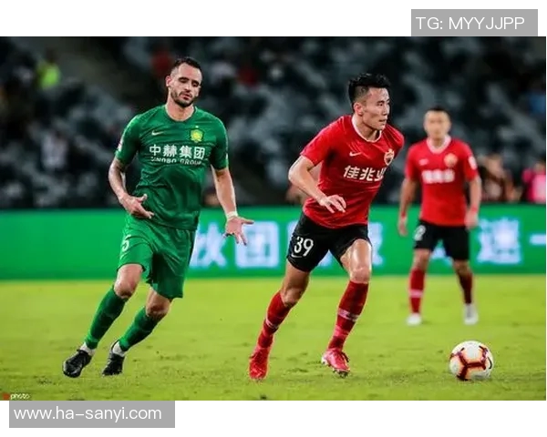 北京中赫国安迎战成都队全力争胜展现球队实力与斗志 北京中赫国安迎战成都队全力争胜展现球队实力与斗志